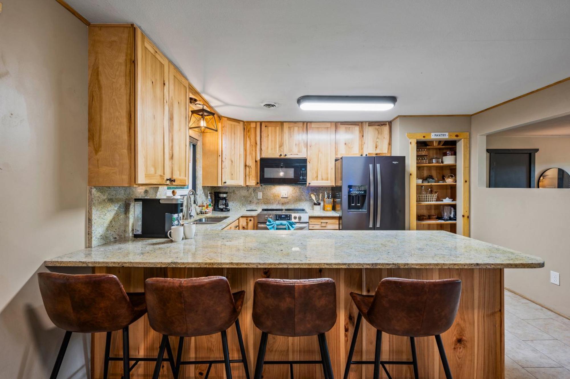 Beautiful Chalet With Fireplace And Large Game Room Гетлинбург Екстериор снимка