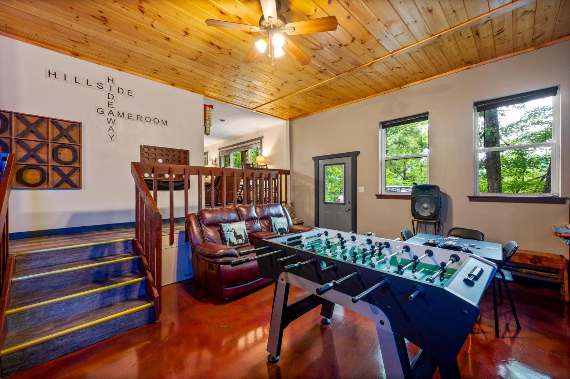Beautiful Chalet With Fireplace And Large Game Room Гетлинбург Екстериор снимка